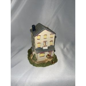 LIBERTY FALLS REV. WATKINS HOUSE AH45 THE AMERICANA COLLECTION 1994